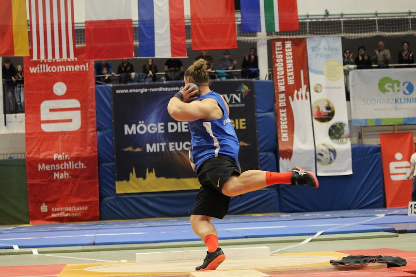 Indoor Kugelsto&szlig;en in der Wiedigsburghalle in Nordhausen