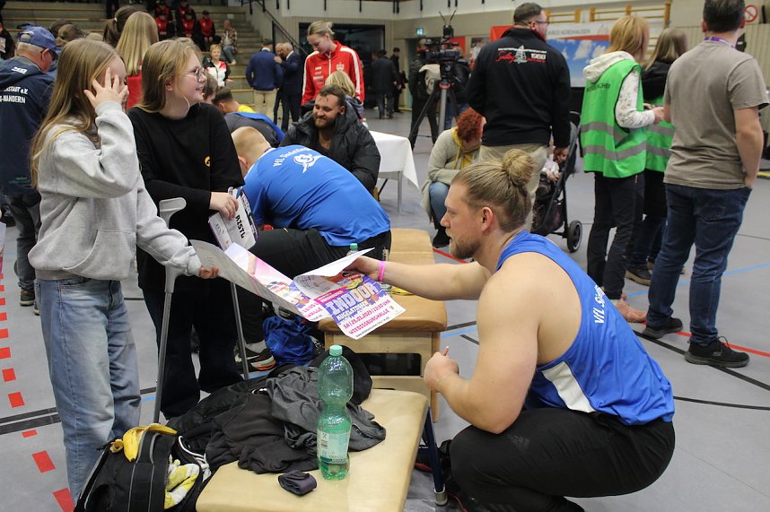 Indoor Kugelsto&szlig;en in der Wiedigsburghalle in Nordhausen