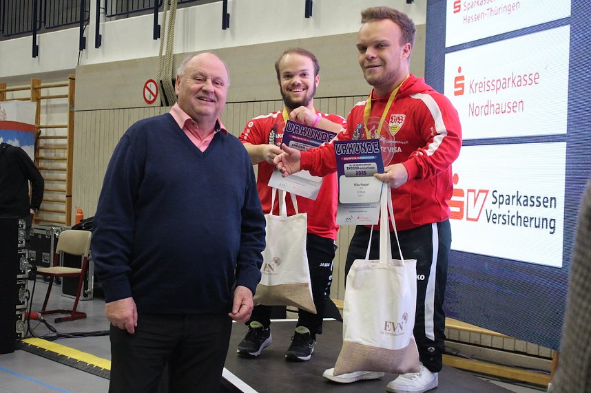 Indoor Kugelsto&szlig;en in der Wiedigsburghalle in Nordhausen