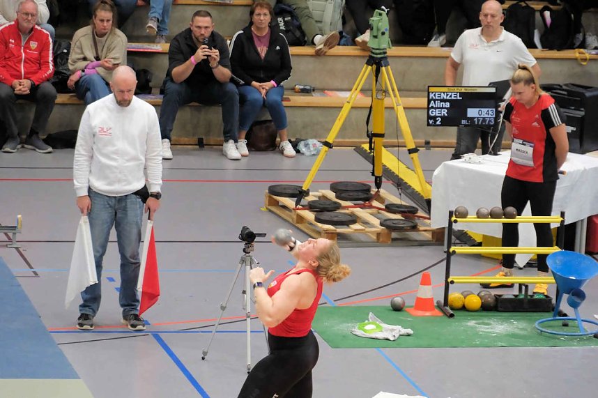Kugelsto&szlig;-Indoor in der Wiedigsburg