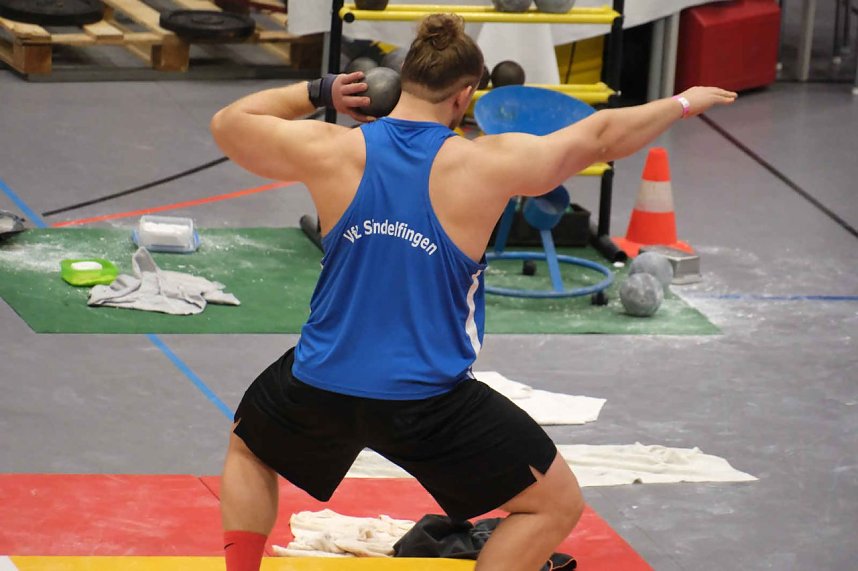 Kugelsto&szlig;-Indoor in der Wiedigsburg