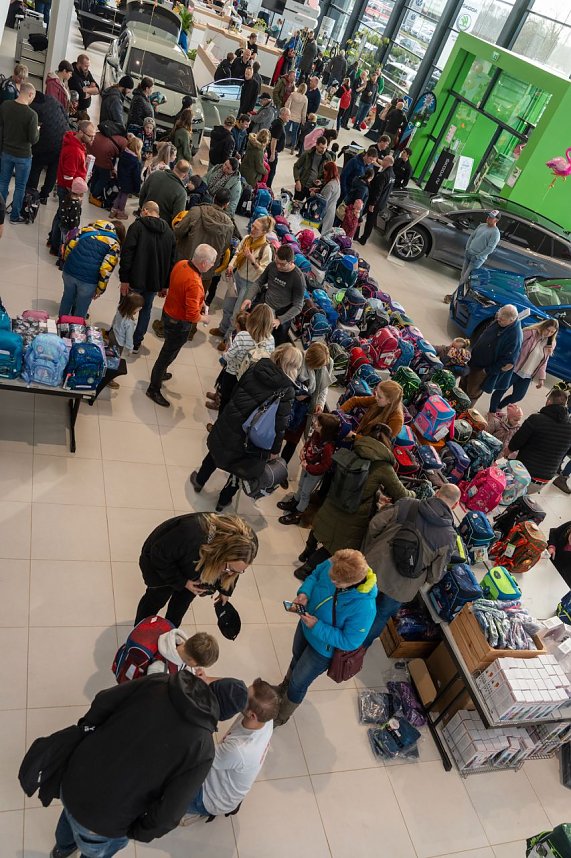 Damit zum Schulanfang alles sitzt - Impressionen vom Schulranzentag bei Skoda