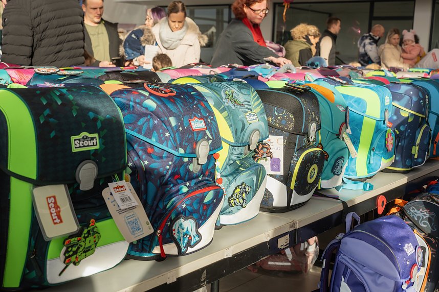 Damit zum Schulanfang alles sitzt - Impressionen vom Schulranzentag bei Skoda