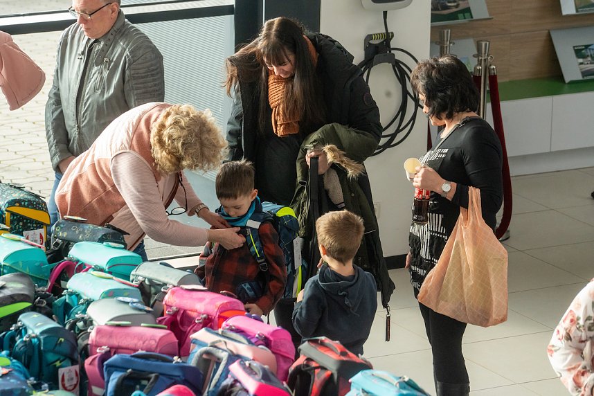 Damit zum Schulanfang alles sitzt - Impressionen vom Schulranzentag bei Skoda