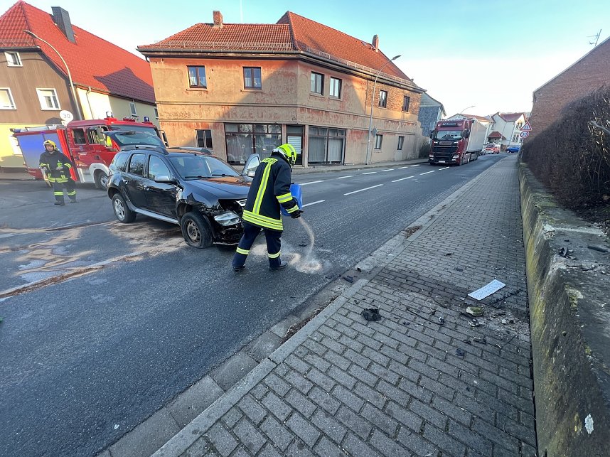 Unfall mir Fahrerflucht in Gro&szlig;furra