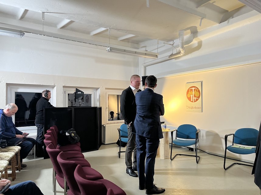 Wahlpodium mit Fragen der regionalen Wirtschaft