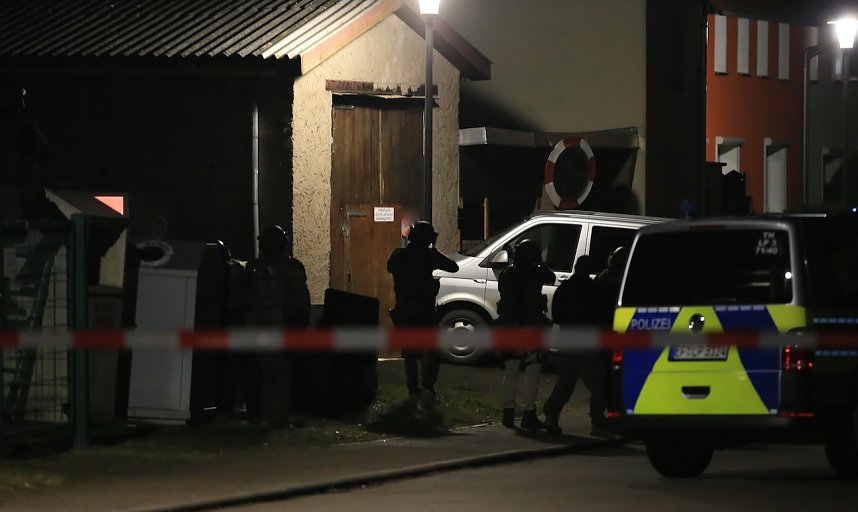 Gro&szlig;einsatz der Polizei in G&ouml;rsbach