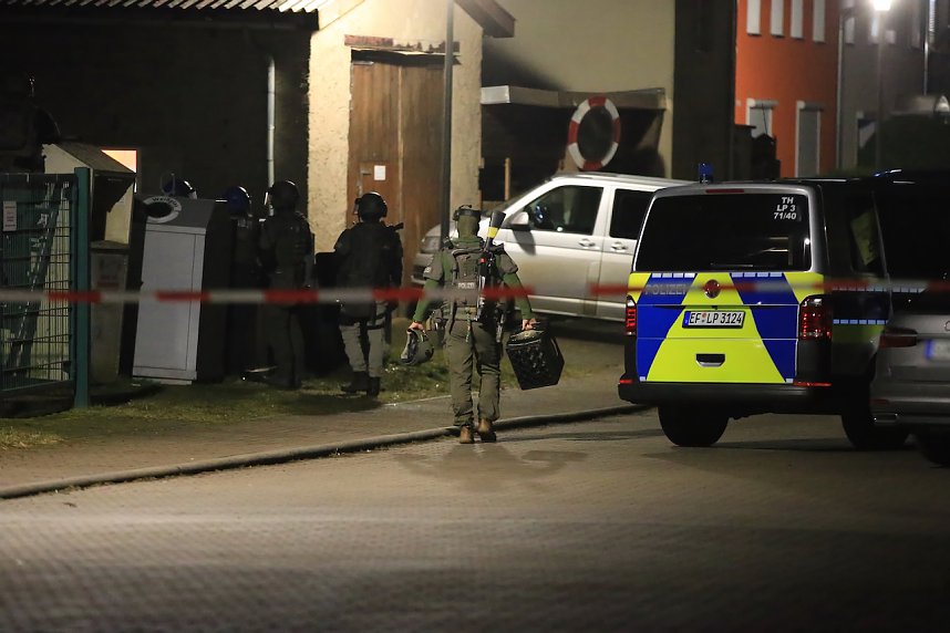 Gro&szlig;einsatz der Polizei in G&ouml;rsbach