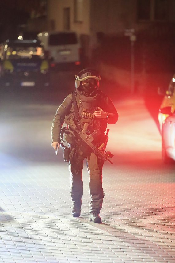 Gro&szlig;einsatz der Polizei in G&ouml;rsbach