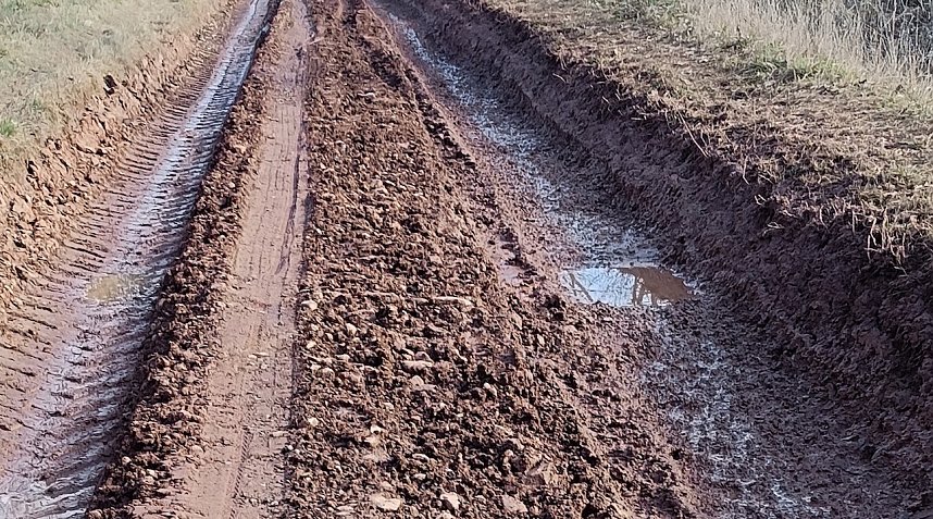 Zerfahrener Wanderweg bei Hesserode