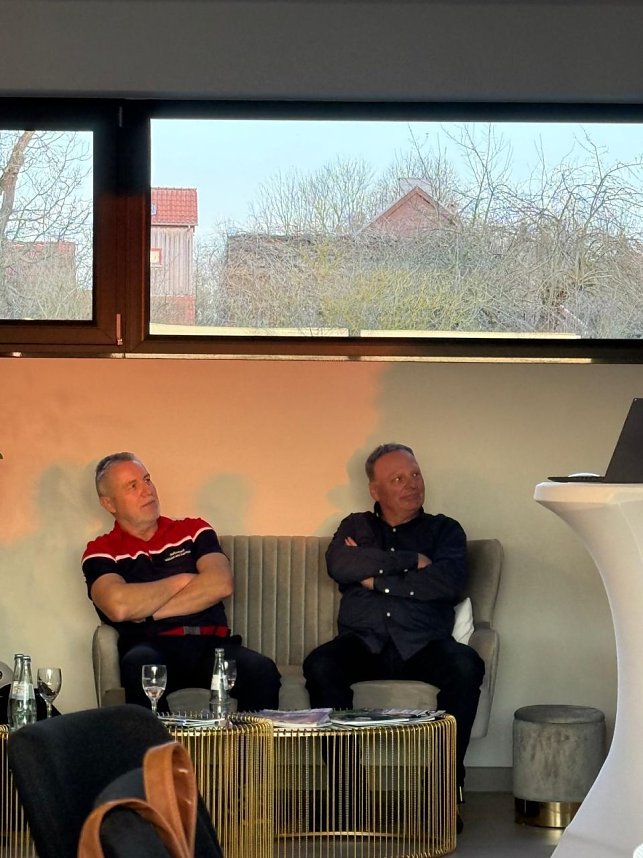 Regelschulabend mit kompetenten, professionellen Referenten in der Indoor-Anlage Neustadt