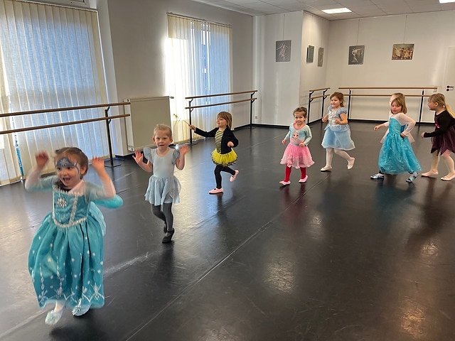 Fasching im Tanzstudio Radeva