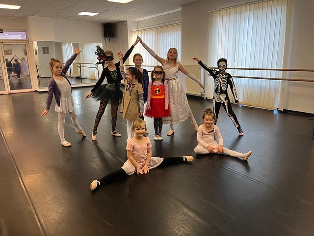 Fasching im Tanzstudio Radeva