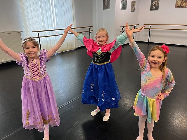 Fasching im Tanzstudio Radeva