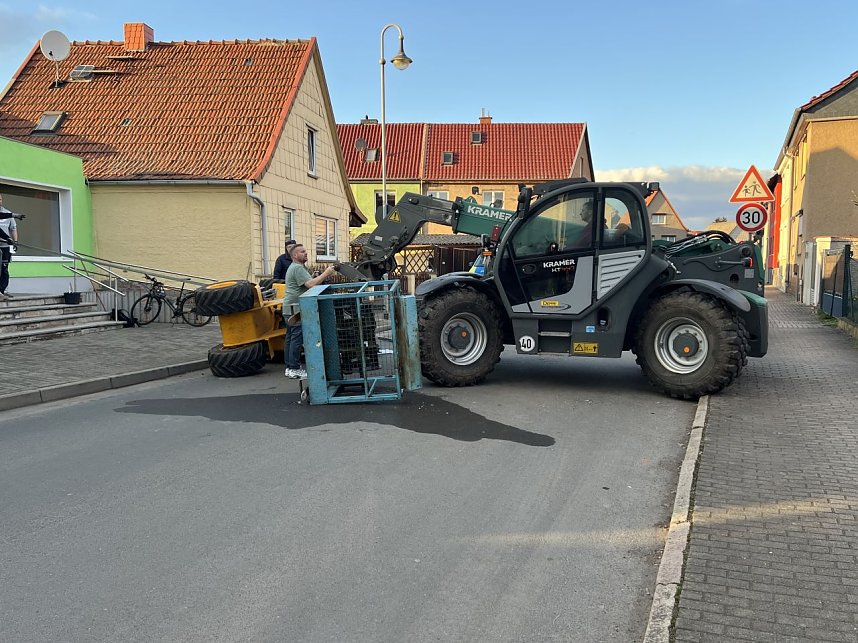 Unfall mit Radlader in Bielen