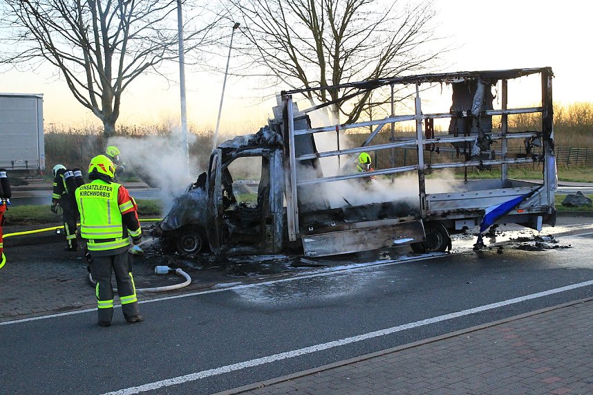 LKW brannte auf der Autobahn-Rastst&auml;tte