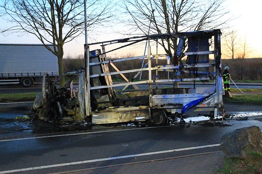 LKW brannte auf der Autobahn-Rastst&auml;tte