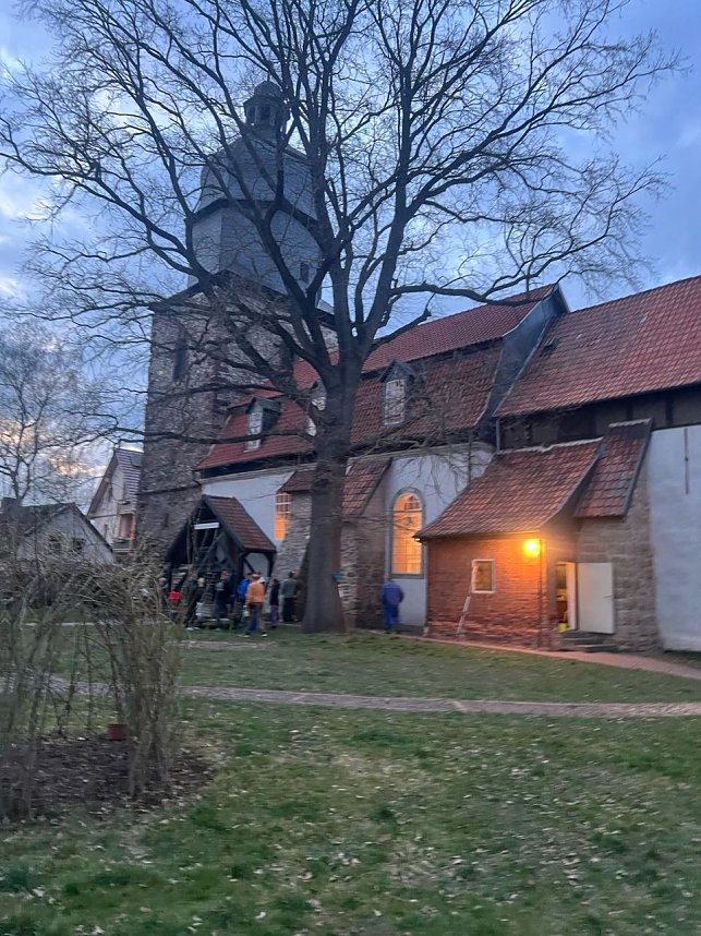 1. Bielscher Fr&uuml;hjahrsputz mit gro&szlig;en und kleinen Helfern 