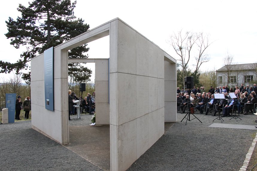 Er&ouml;ffnung des neu gestalteten Nordh&auml;user Ehrenfriedhofs 