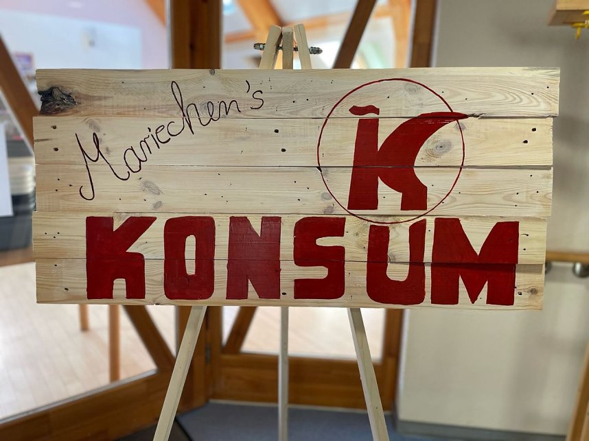 Einkaufsfreude in Mariechens Konsum im St. Marien Hospital Bleicherode