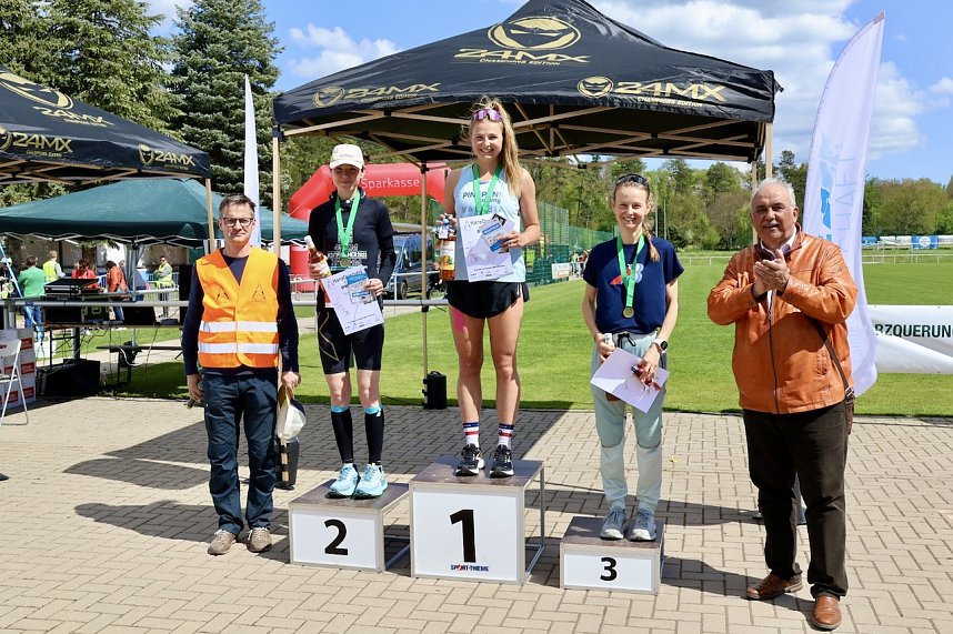 Stolze Sieger der 44. Harzquerung auf dem Treppchen