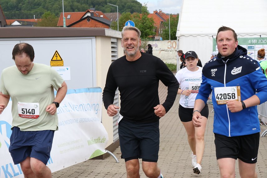 Auf der Zielgerade beim 11. Harztorlauf