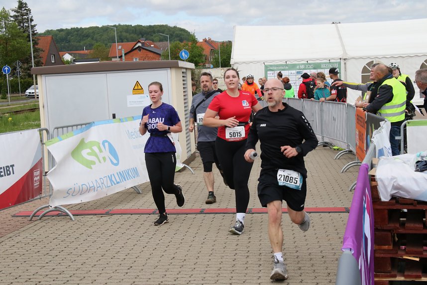 Auf der Zielgerade beim 11. Harztorlauf