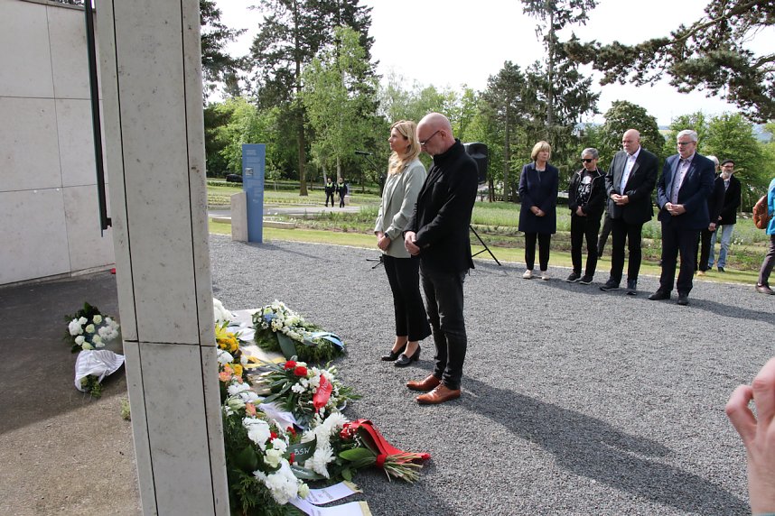 Gedenkveranstaltung zum Ende des Zweiten Weltkrieges vor 80 Jahren auf dem Nordh&auml;user Ehrenfriedhof
