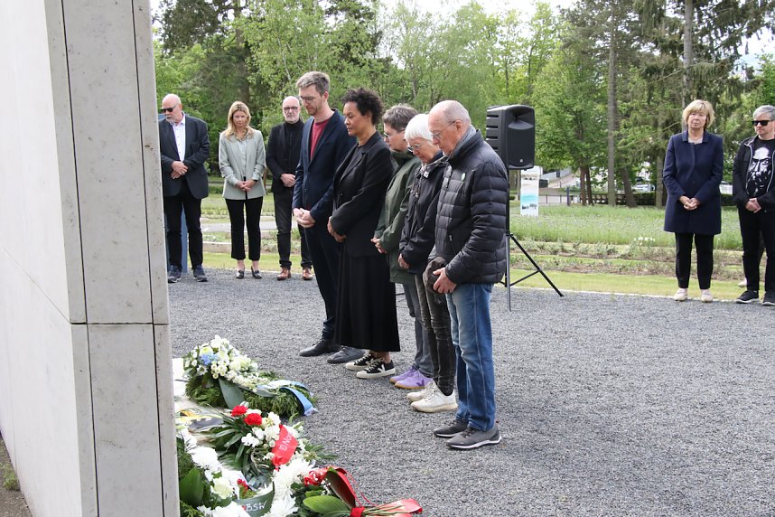 Gedenkveranstaltung zum Ende des Zweiten Weltkrieges vor 80 Jahren auf dem Nordh&auml;user Ehrenfriedhof