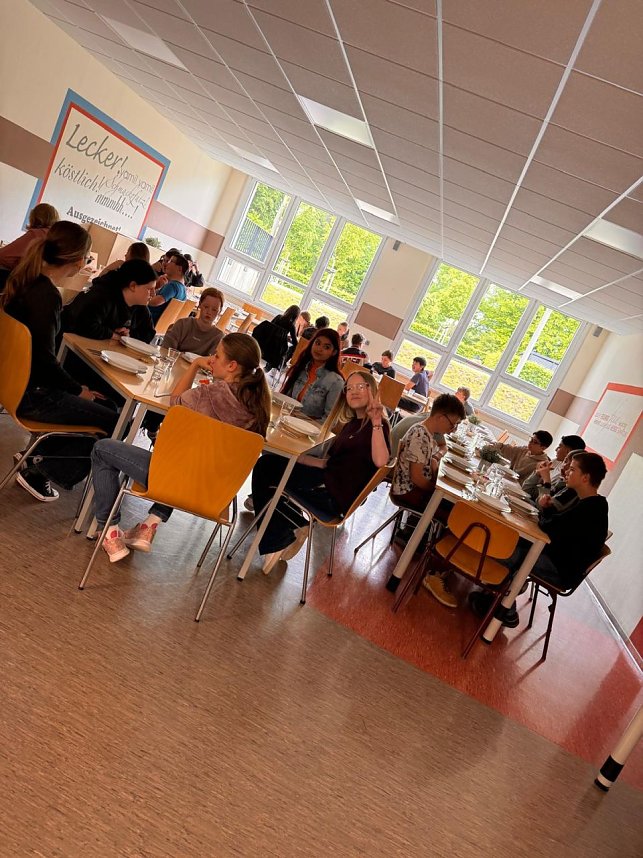 Den Alltag im Mittelalter n&auml;herte man sich auch k&uuml;nstlerisch