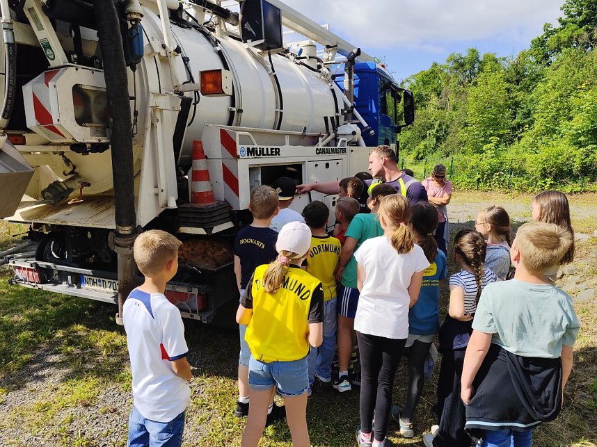 Exkursion der Petersberger Grundschule rund ums Wasser