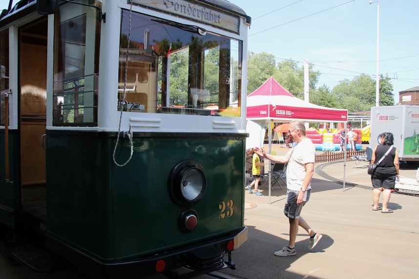 125 Jahre Stra&szlig;enbahn Nordhausen - Geburtstagsfeier im Depot