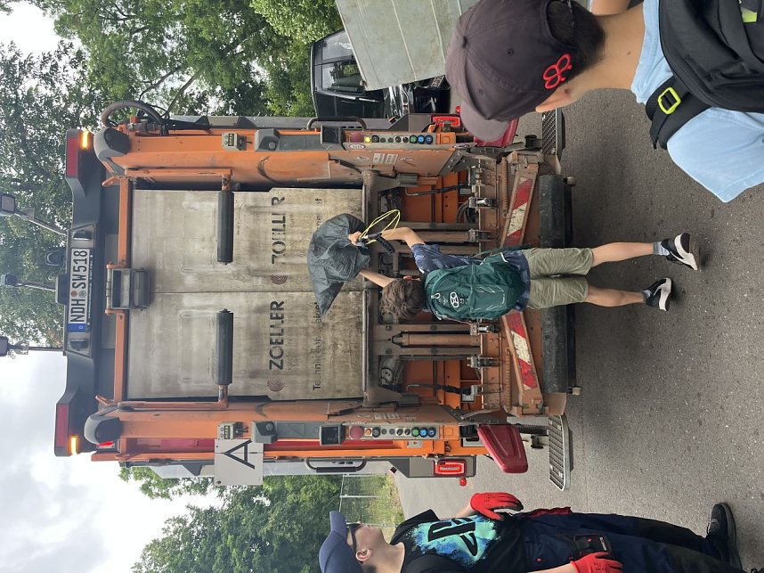 Cleanup Aktion der Humboldtianer im Stadtpark