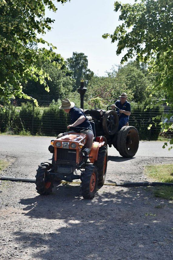 Trecker-Treff und Volksfest in Petersdorf