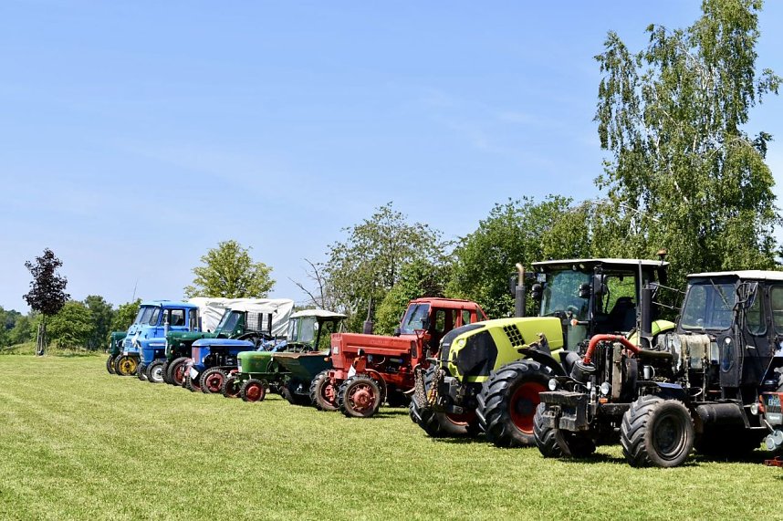 Trecker-Treff und Volksfest in Petersdorf