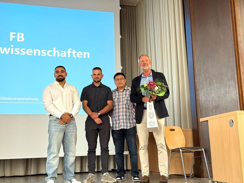 Mit einer feierlichen Veranstaltung im Audimax verabschiedete sich die Hochschule Nordhausen von Prof. Dr.-Ing. Folker Fl&uuml;ggen, der &uuml;ber ein Jahrzehnt den Fachbereich Ingenieurwissenschaften mitpr&auml;gte.