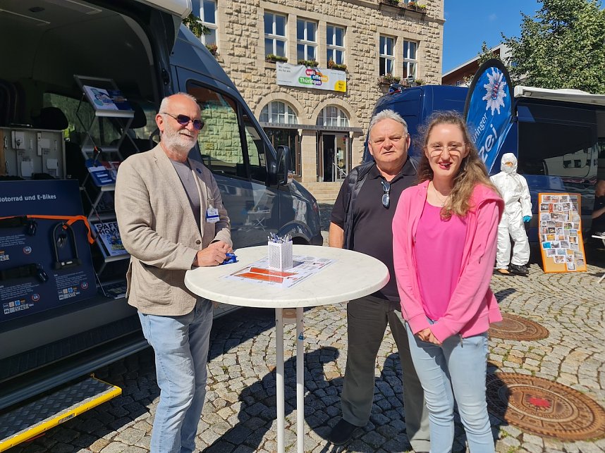 Polizei zum Anfassen und Kaffee auf dem Nordh&auml;user Marktplatz