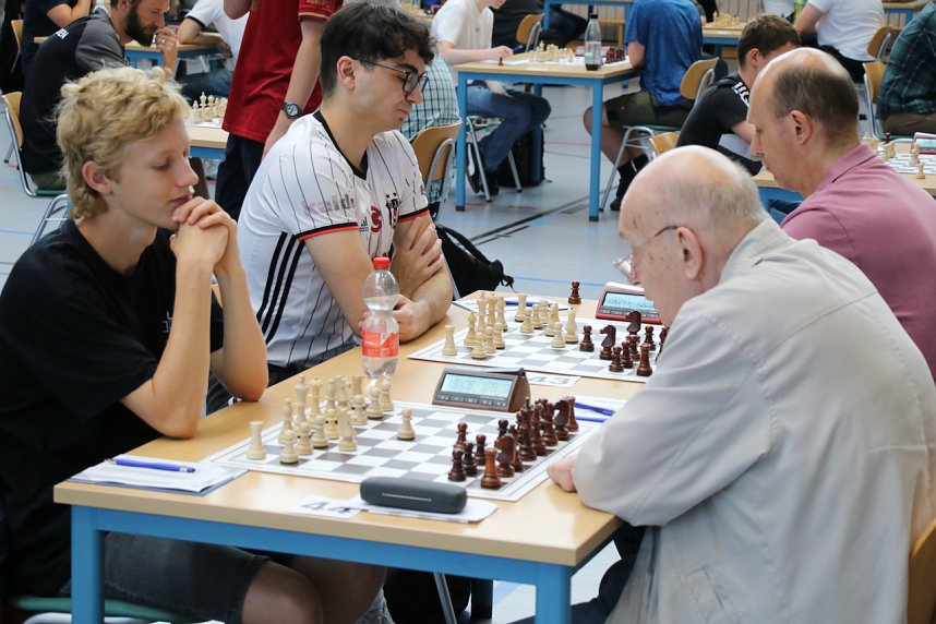 Er&ouml;ffnung der 15. Schach-Open in der Wiedigsburg