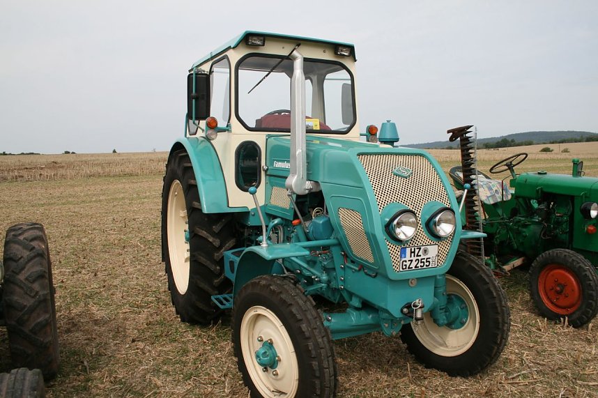 Schlepperfreunde feierten 20-j&auml;hriges Jubil&auml;um