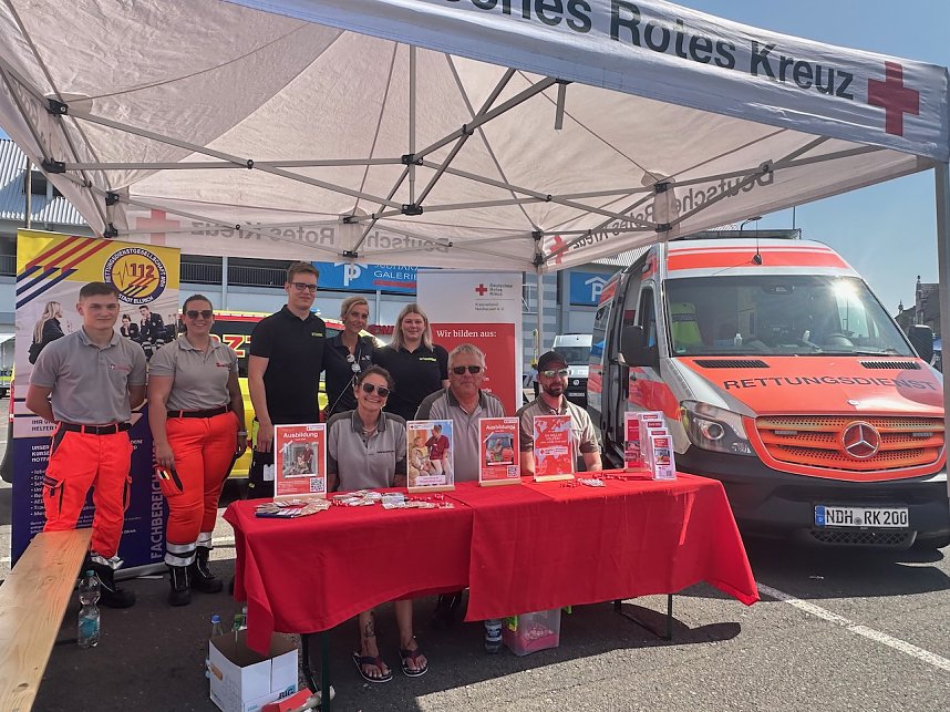 "Blaulichttag" auf dem Platz der Gewerkschaften 