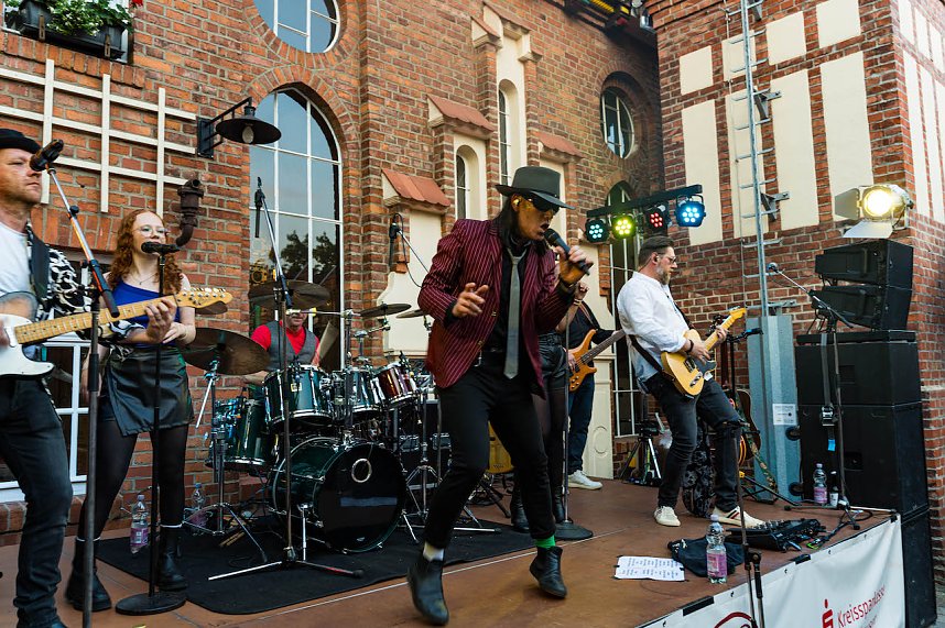 Coverband UDOpie begeistert in der Traditionsbrennerei