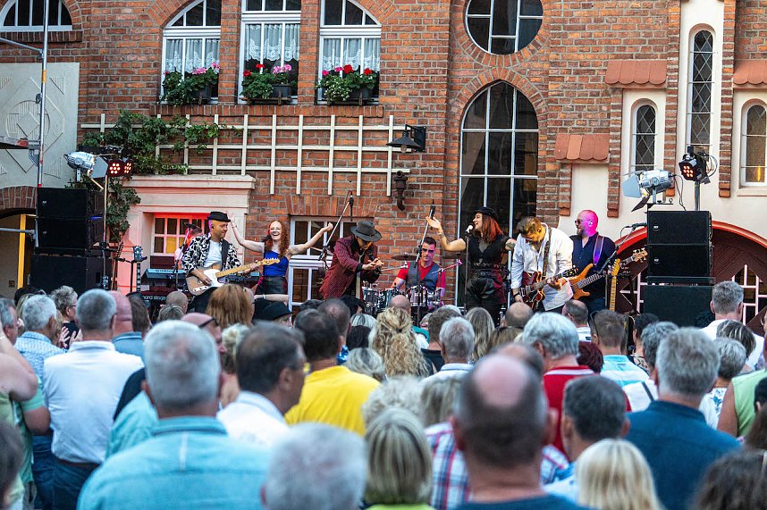 Coverband UDOpie begeistert in der Traditionsbrennerei