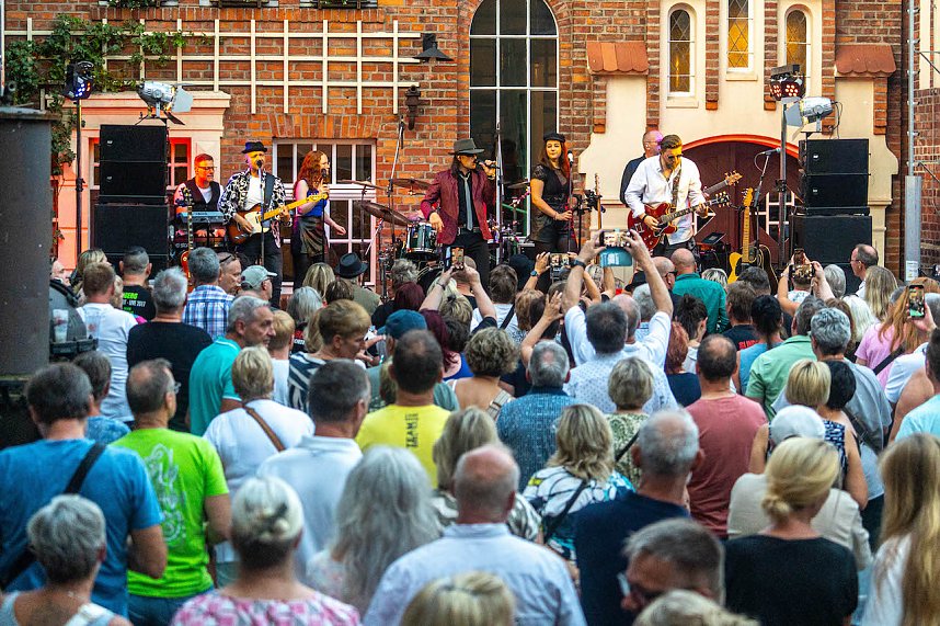 Coverband UDOpie begeistert in der Traditionsbrennerei