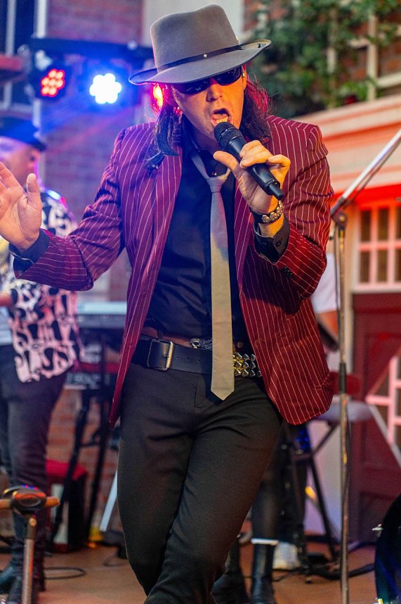 Coverband UDOpie begeistert in der Traditionsbrennerei