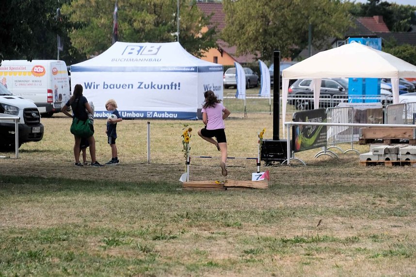 Scheinenhof-Fest mit Hobby Horsing