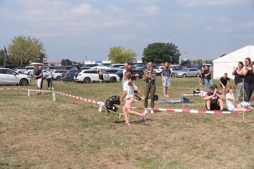 Scheinenhof-Fest mit Hobby Horsing