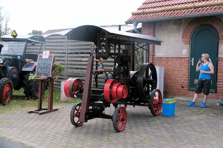 Scheinenhof-Fest mit Hobby Horsing