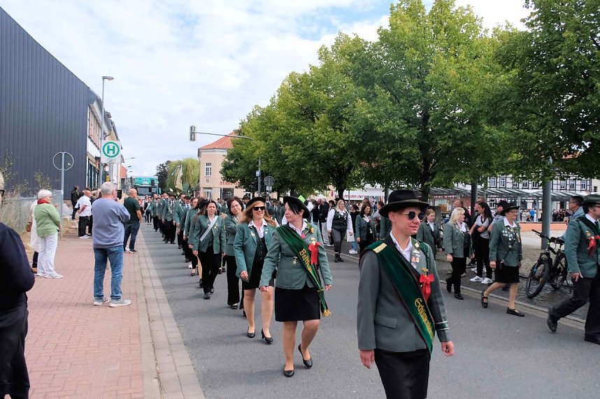 Peter Blei unterwegs beim Ellricher Sch&uuml;tzenfest