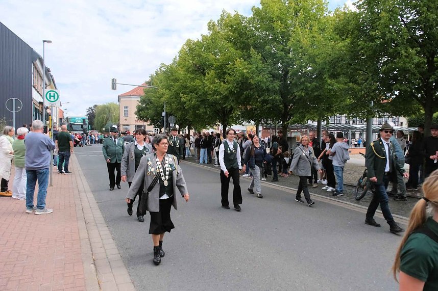 Peter Blei unterwegs beim Ellricher Sch&uuml;tzenfest