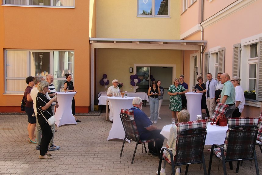 Neuer&ouml;ffnung des Arnold-Heims in Nordhausen